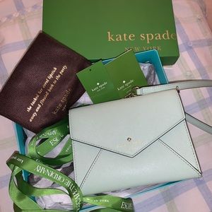 NWT Kate Spade envelope crossbody / shoulder bag!